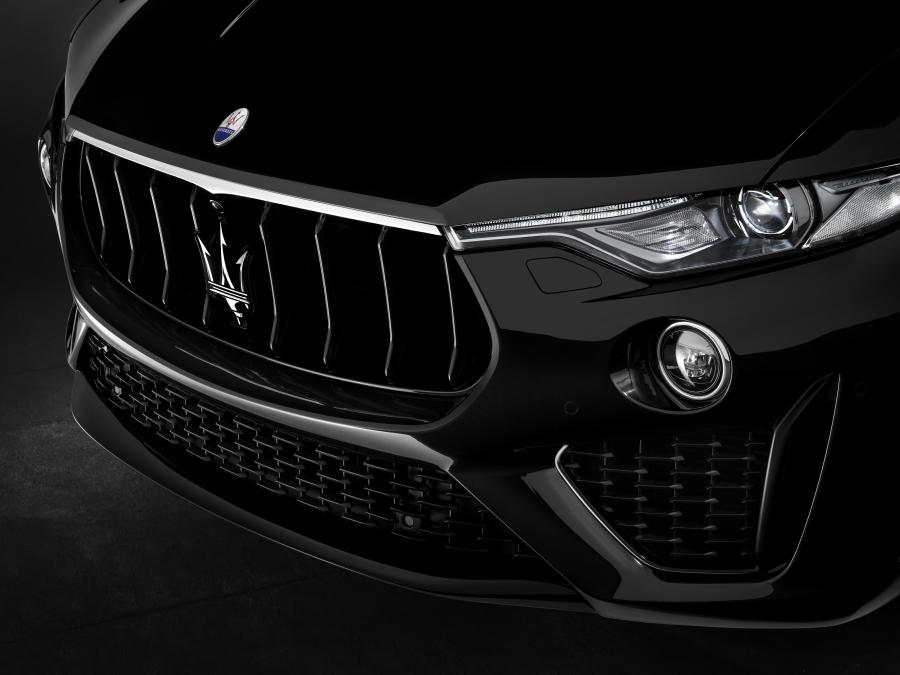 Детали экстерьера Maserati Levante S Q4 GranSport 2018 года  (фото 46 из 59)